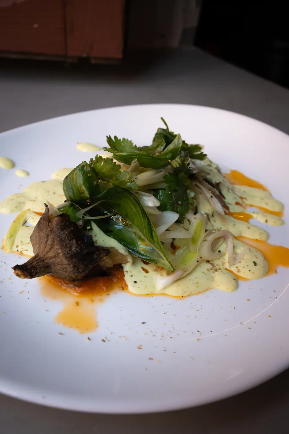 Berenjena a la llama con stracciatella y yogur